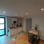 Le Menascle Апартаменты